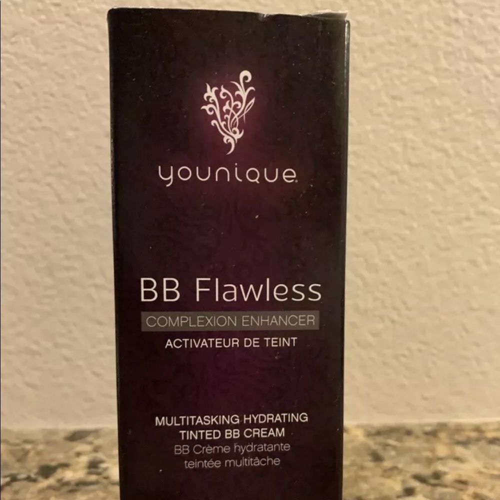 Younique BB Flawless foundation in Bisque